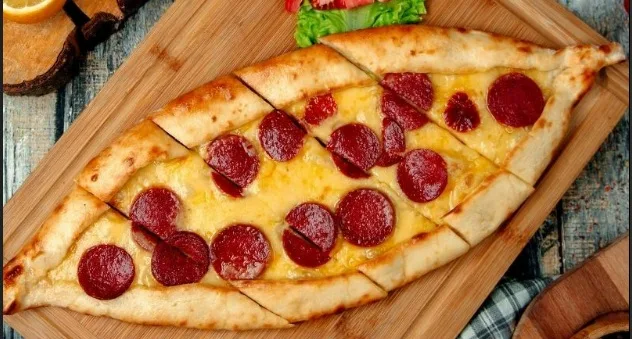 Sucuklu Pide 1'lik